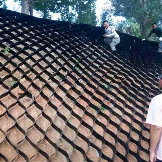 土工格室價(jià)格在施工上有什么優(yōu)勢